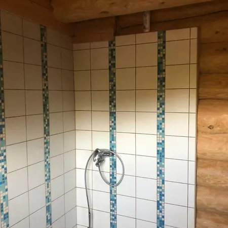 Kueueni Puhkemaja * Lahe